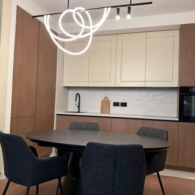 Alquiler de un amplio apartamento de 3 habitaciones, 86 m², Belgrado, Serbia